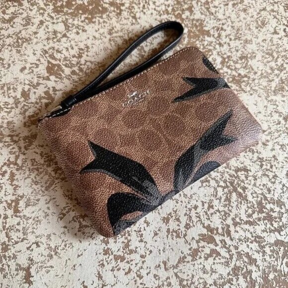 COACH Jamie  Bow Print CZ769 Camera Bag In Signature Canvas /Wristlet Option NWT - Picture 16 of 16